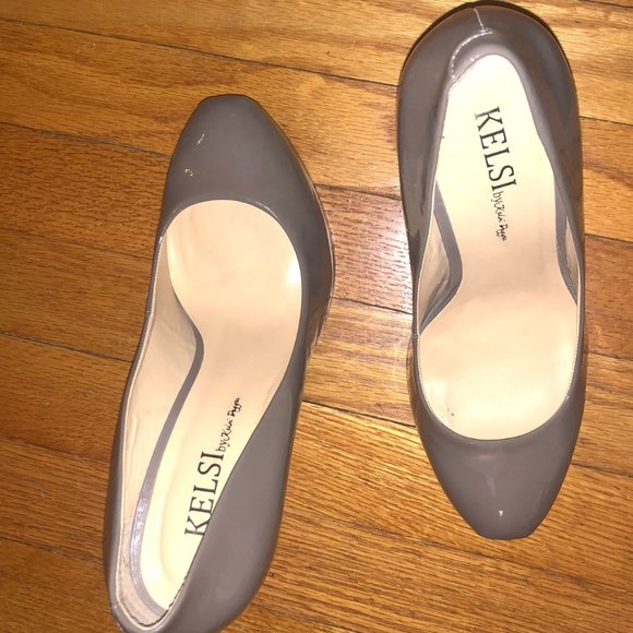 Kelsi by Kelsi Dagger Laurie Grey Patent Pump 8.5 - Picture 5 of 9